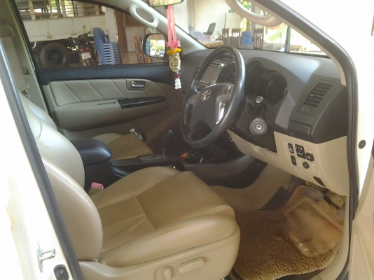 TOYOTA FORTUNER 2.7V ปี57 เกียร์ออโต้ แก้สอีเนอจี้ ไมน้อย แอแบคคู่ ป1 ถึง59