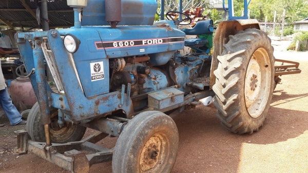 ขายรถไถฟอร์ด 77 T5 เครื่องแน่น แต่ไฮดรอลิคขึ้นช้า สำเนาทะเบียนเล่มหาย