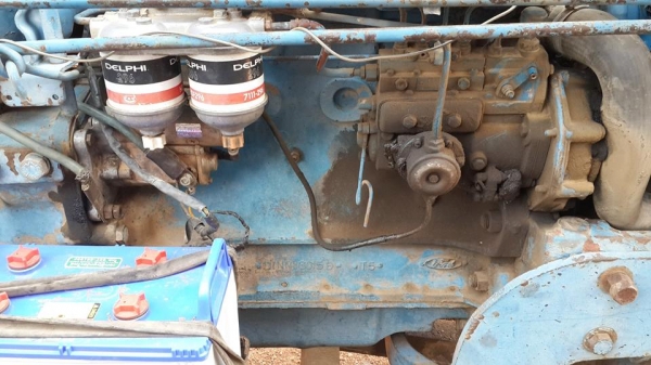 ขายรถไถฟอร์ด 77 T5 เครื่องแน่น แต่ไฮดรอลิคขึ้นช้า สำเนาทะเบียนเล่มหาย