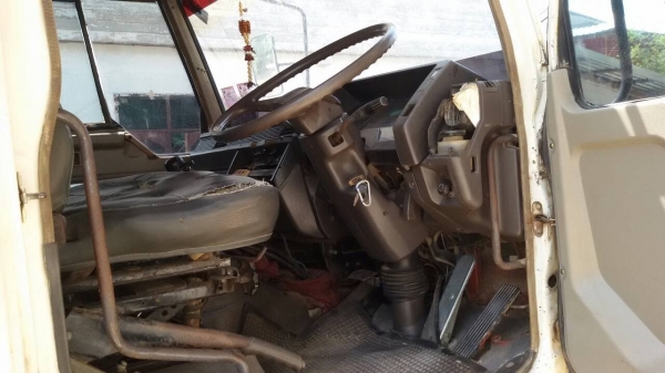 ขาย MITSUBISHI TF 220  สองเพลาดั๊ม กระบะเหล็ก