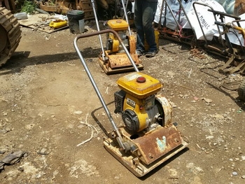 ขาย เครื่องตบ บดอัดดิน ROBIN 5 ps เก่ายี่ปุ่นแท้ ใช้งานได้ดี ทนกว่าเห็นๆครับ