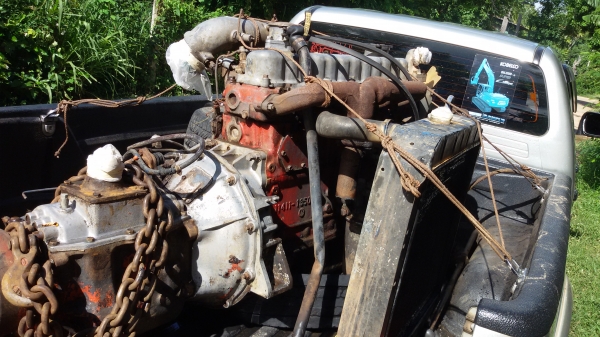 ขายเครื่องฮีโน่EH700พร้อมเกียร+หม้อน้ำใช้งานปกติราคา50000บาท