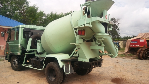 รถโม่ปูน. 6 ล้อ นำเข้าจากญี่ปุ่น