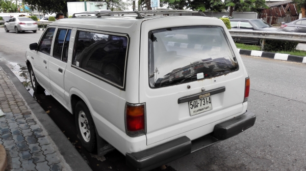 มาสด้าแวน5ประตู เครื่องISUZU2.5ฝาดำ ประหยัดพร้อมใช้