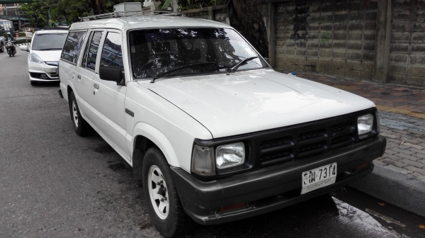 มาสด้าแวน5ประตู เครื่องISUZU2.5ฝาดำ ประหยัดพร้อมใช้