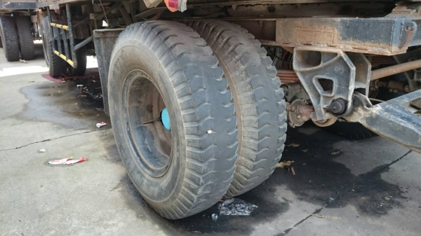 ขายรถพ่วง2คานไม่ดั้มยาว6.4ม.ยาง70\%8เส้นเล่มพร้อมโอน ขายรถพ่วง2คานไม่ดั้มยาว6.4ม.ยาง70\%8เส้นเล่มพร้อมโอน