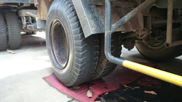 ขายรถพ่วง2คานไม่ดั้มยาว6.4ม.ยาง70\%8เส้นเล่มพร้อมโอน ขายรถพ่วง2คานไม่ดั้มยาว6.4ม.ยาง70\%8เส้นเล่มพร้อมโอน