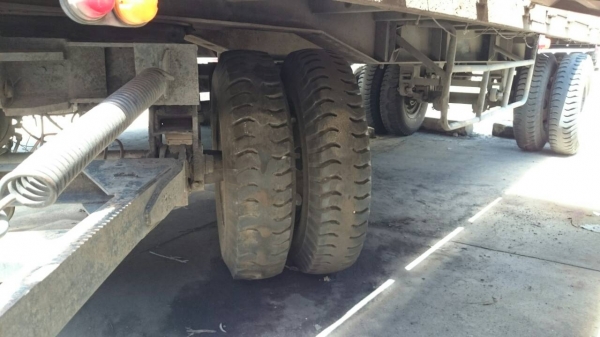 ขายรถพ่วง2คานไม่ดั้มยาว6.4ม.ยาง70\%8เส้นเล่มพร้อมโอน ขายรถพ่วง2คานไม่ดั้มยาว6.4ม.ยาง70\%8เส้นเล่มพร้อมโอน