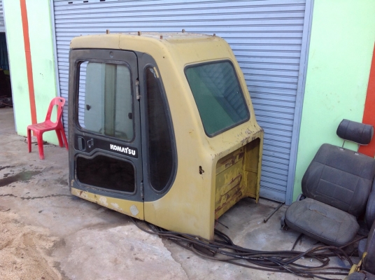 หัวเก๋ง KOMATSU PC 200-6 สภาพเดิมๆ หัวเก๋ง KOMATSU PC 200-6 สภาพเดิมๆ