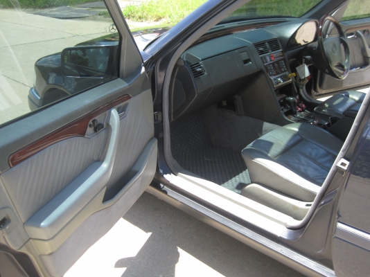 ขายด่วน BENZ C220 W202 ขายด่วน BENZ C220 W202