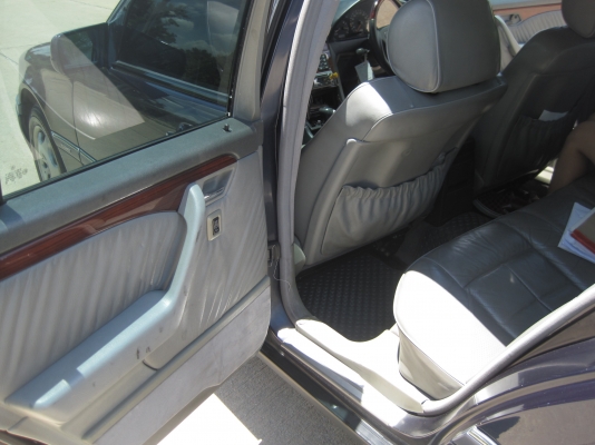 ขายด่วน BENZ C220 W202 ขายด่วน BENZ C220 W202