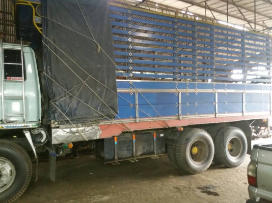 ขายรถบรรทุก 10 ล้อรั้วคอกไม้ยาว 6 เมตร ISUZU ROCKY 195 แรงม้า ราคา 700000