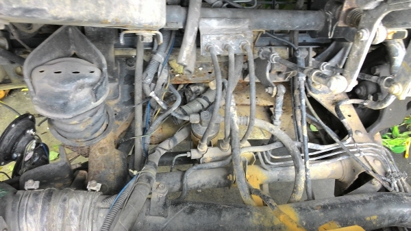 ขายISUZU NKR สี่ล้อ เครื่อง 4BE1  115 แรง จอดอยู่ไม่ค่อยได้ใช้งานเครื่องต้องลองเช็คสภาพทะเบียนพร้อมโอน