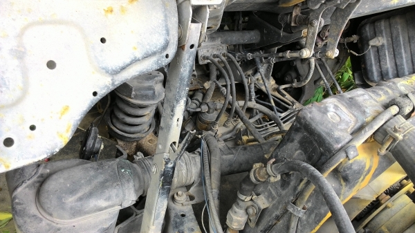 ขายISUZU NKR สี่ล้อ เครื่อง 4BE1  115 แรง จอดอยู่ไม่ค่อยได้ใช้งานเครื่องต้องลองเช็คสภาพทะเบียนพร้อมโอน