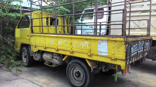 ขายISUZU NKR สี่ล้อ เครื่อง 4BE1  115 แรง จอดอยู่ไม่ค่อยได้ใช้งานเครื่องต้องลองเช็คสภาพทะเบียนพร้อมโอน