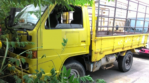 ขายISUZU NKR สี่ล้อ เครื่อง 4BE1  115 แรง จอดอยู่ไม่ค่อยได้ใช้งานเครื่องต้องลองเช็คสภาพทะเบียนพร้อมโอน