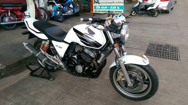 ขายคับ HONDA CB400 ปี97 เวอร์ชั่นS สีสวย ท่อแต่งแฮนด์บาร์ ยางหน้าหลังโซ่สเตอเต็ม อินวอยส์ สรรพสามิตร ราคา 62500 บาท ส่งได้ทั่วไทยคับ สนใจติดต่อ 081-0578282 FACEBOOK ชาญณรงค์ ป๊อป ชัยอมฤต ไอดีไลน์ POPBIGBIKESAKON คับ สนใจรถสวย ถูก ดี ต้อง POP BIGBIKE SAKON