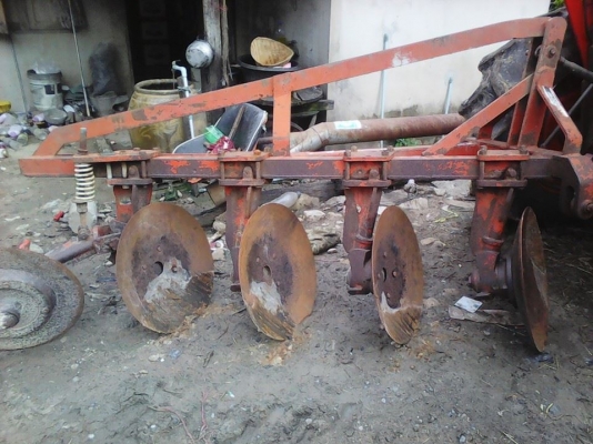 ขายผาน  4  ใส่รถไถรุ่น L4508 เป็นผานตราช้าง ราคาถูกสนใจติดต่อเลยครับ