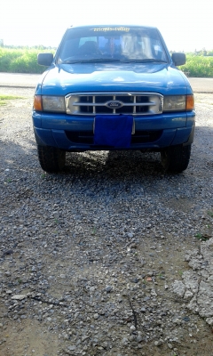 ต้องการขายรถฟอร์ดโฟร์วีลสี่ประตู ต้องการขายรถฟอร์ดโฟร์วีลสี่ประตู