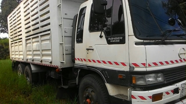 Hino F17/ เปลี่ยนหัว EH700/ พาวเวอร์ เพลาเดียว ยาว 6.20 เมตร/ แอร์เย็น พร้อมใช้