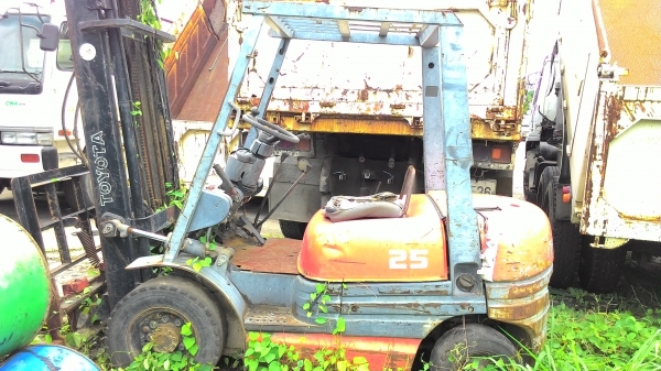 ขายรถฟอร์คลิฟท์ TOYOTA 6FD25 เครื่อง 2Z ขนาด 2.5 ตันเกียร์ธรรมดาทุกอย่างเดิมๆจอดนานไม่ได้ใช้งานน้ำมันเครื่องกับน้ำมันไฮดรอลิคส์ยังใสอยู่ครับ ไม่มีไดร์ชาร์จ ขายรถฟอร์คลิฟท์ TOYOTA 6FD25 เครื่อง 2Z ขนาด 2.5 ตันเกียร์ธรรมดาทุกอย่างเดิมๆจอดนานไม่ได้ใช้งานน้ำมันเครื่องกับน้ำมันไฮดรอลิคส์ยังใสอยู่ครับ ไม่มีไดร์ชาร์จ