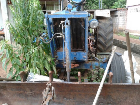 ขายรถไถฟอร์ด 5500 เอกสารสัญญาซื้อขาย สภาพพร้อมใช้งาน เครื่องดี อุปกรณ์มีผานดันหน้า และผาน 3 ขายรถไถฟอร์ด 5500 เอกสารสัญญาซื้อขาย สภาพพร้อมใช้งาน เครื่องดี อุปกรณ์มีผานดันหน้า และผาน 3