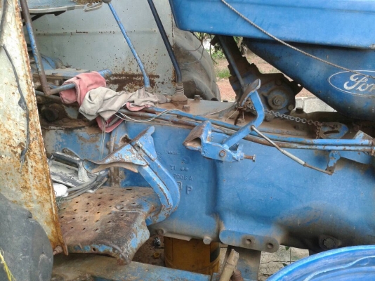 ขายรถไถฟอร์ด 5500 เอกสารสัญญาซื้อขาย สภาพพร้อมใช้งาน เครื่องดี อุปกรณ์มีผานดันหน้า และผาน 3 ขายรถไถฟอร์ด 5500 เอกสารสัญญาซื้อขาย สภาพพร้อมใช้งาน เครื่องดี อุปกรณ์มีผานดันหน้า และผาน 3