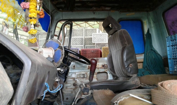 ขาย 10 ล้อดั้ม 2 เพลา เครื่อง 6HE1 195 แรงม้า เกียร์ ZF คัสซี NISSAN ช่วงล่าง+หัวเก๋ง SUMO 227 ทะเบียนพร้อมโอนครับ