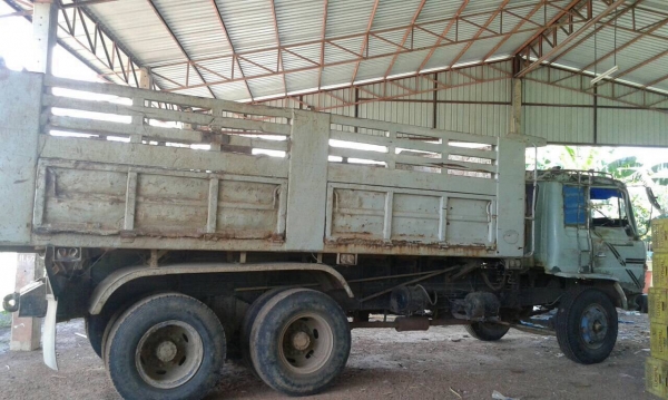 ขาย 10 ล้อดั้ม 2 เพลา เครื่อง 6HE1 195 แรงม้า เกียร์ ZF คัสซี NISSAN ช่วงล่าง+หัวเก๋ง SUMO 227 ทะเบียนพร้อมโอนครับ