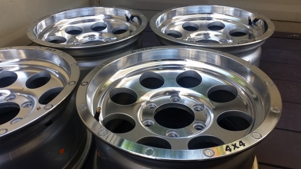 แม็กลายหยดน้ำขอบ 16 กว้าง 8 นิ้ว ET0