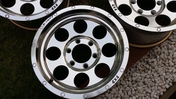 แม็กลายหยดน้ำขอบ 16 กว้าง 8 นิ้ว ET0