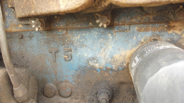 ขายรถไถฟอร์ด 6600 เครื่อง T5 เอกสารเล่มทะเบียนครบ อุปกรณ์มีผานดันหน้า กับผาน 7