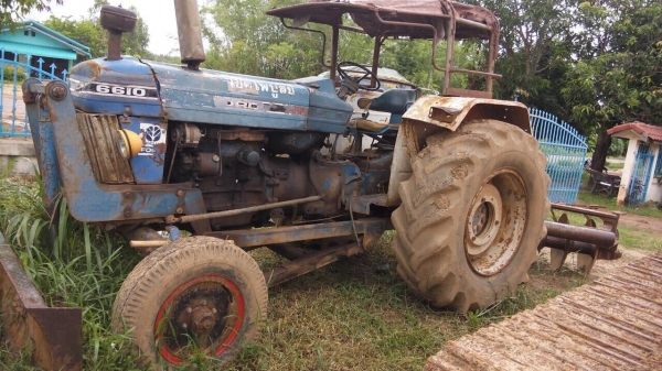 ขายรถไถฟอร์ด 6600 เครื่อง T5 เอกสารเล่มทะเบียนครบ อุปกรณ์มีผานดันหน้า กับผาน 7