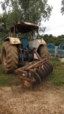 ขายรถไถฟอร์ด 6600 เครื่อง T5 เอกสารเล่มทะเบียนครบ อุปกรณ์มีผานดันหน้า กับผาน 7