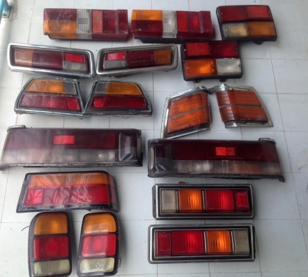ขายไฟท้ายรถยนต์คลาสสิค หลายๆรุ่น