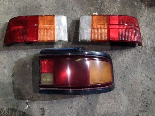 ขายไฟท้ายรถยนต์คลาสสิค หลายๆรุ่น ขายไฟท้ายรถยนต์คลาสสิค หลายๆรุ่น