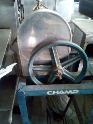 ขายเครื่องคั้นน้ำอ้อยพร้อมอเตอร์ มือสองพร้อมใช้