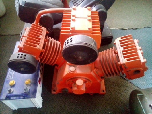 ขายหัวปั๊มลม 10 HP มือสองสภาพสวย