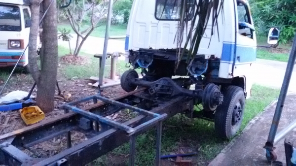 ขายหัวแชสซี NKR ยาว 4.40 ม. พร้อมเสื้อเพลา ยาง 6 เส้น พร้อมคานหน้า ขายหัวแชสซี NKR ยาว 4.40 ม. พร้อมเสื้อเพลา ยาง 6 เส้น พร้อมคานหน้า