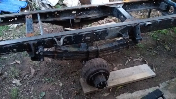 ขายหัวแชสซี NKR ยาว 4.40 ม. พร้อมเสื้อเพลา ยาง 6 เส้น พร้อมคานหน้า ขายหัวแชสซี NKR ยาว 4.40 ม. พร้อมเสื้อเพลา ยาง 6 เส้น พร้อมคานหน้า