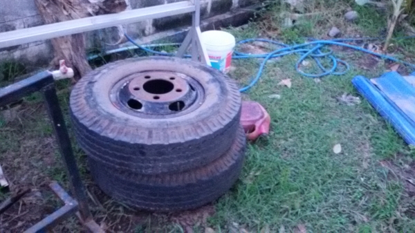 ขายหัวแชสซี NKR ยาว 4.40 ม. พร้อมเสื้อเพลา ยาง 6 เส้น พร้อมคานหน้า ขายหัวแชสซี NKR ยาว 4.40 ม. พร้อมเสื้อเพลา ยาง 6 เส้น พร้อมคานหน้า