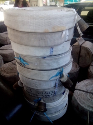 ขายด่วนสายดับเพลิงมีหัวต่อ 10 เส้นสุดท้าย ราคาพิเศษ 1.5 นิ้ว ยาว 30 เมตร