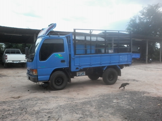 ISUZU 88 สี่ล้อ ปี 40 เครื่องดี ครัชชีสวย รถเดิม ISUZU 88 สี่ล้อ ปี 40 เครื่องดี ครัชชีสวย รถเดิม