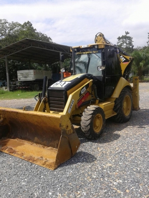 ขายรถตักหน้าขุดหลัง CAT 422 E 4453 ชม.เอกสารเล่มทะเบียน ราคา 1700000