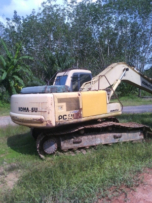 ขายรถแบคโฮ KOMATSU PC200-6 เอกสารเล่มทะเบียน ระบบไฟเต็ม ราคา 1100000