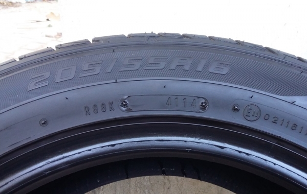 ยาง,205-55-16 DUNLOP LM704 ปลายปี14สภาพเต็ม ชุด 4,700 ยาง,205-55-16 DUNLOP LM704 ปลายปี14สภาพเต็ม ชุด 4,700