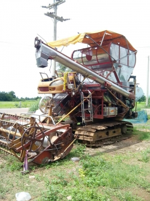 ขายรถเกี่ยวข้าวเกษตรพัฒนา