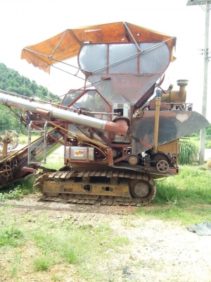 ขายรถเกี่ยวข้าวเกษตรพัฒนา