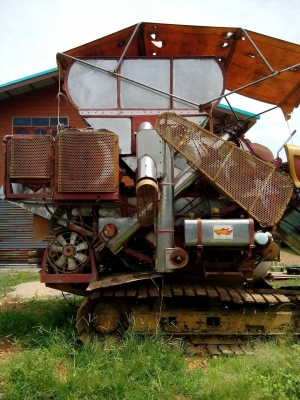 ขายรถเกี่ยวข้าวเกษตรพัฒนา