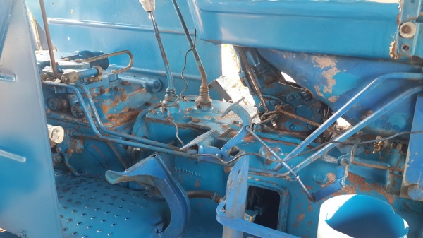 ขายรถไถฟอร์ด6600TA แท้เต็มคัน สภาพดีเครื่องแน่นแรงดี ไฮดรอลิคดี เกียร์ดี พวงมาลัยพาวเวอร์ พร้อมเล่มทะเบียน รูปรถเดิมๆมีครับ ขายรถไถฟอร์ด6600TA แท้เต็มคัน สภาพดีเครื่องแน่นแรงดี ไฮดรอลิคดี เกียร์ดี พวงมาลัยพาวเวอร์ พร้อมเล่มทะเบียน รูปรถเดิมๆมีครับ